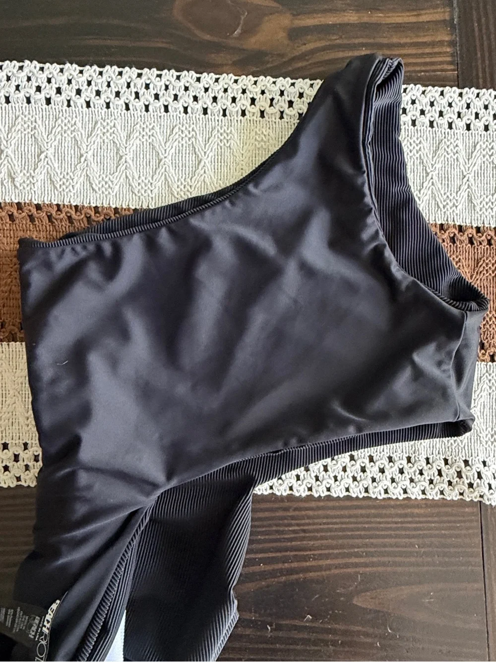 Beach Riot size medium